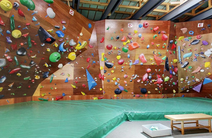 青森県三戸郡でボルダリング体験をして遊ぶなら ノースロック Swingby Nino Com